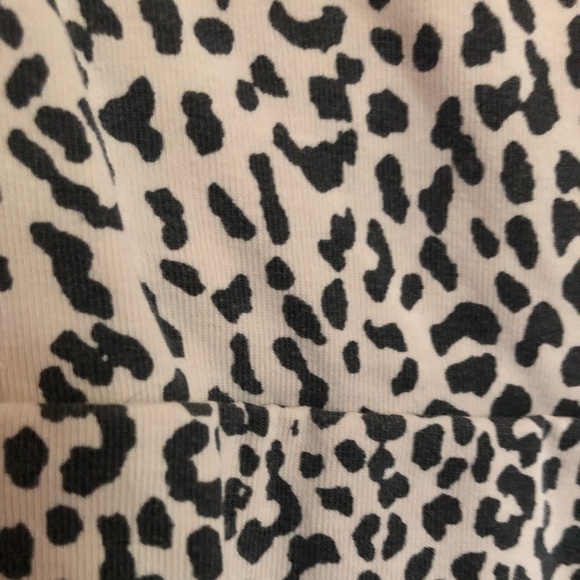 Y2K and outer banks vibe Crop top with cheetah print - Picture 3 of 3